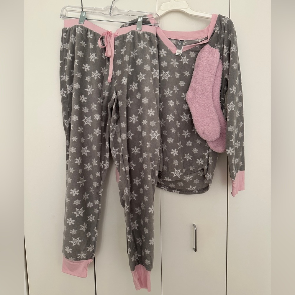 PJ Couture Microfleece Sleep Tee & Banded Bottom Sleep Pant Pajama Set